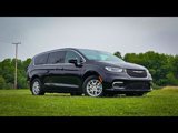 New 2025 Chrysler Pacifica Select image 2