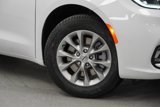 New 2025 Chrysler Pacifica Select image 4