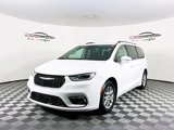 Certified 2021 Chrysler Pacifica Touring-L image 4