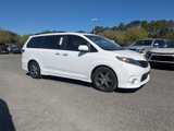Used 2017 Toyota Sienna SE Premium image 2