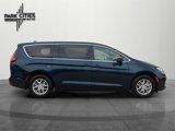 New 2025 Chrysler Pacifica Select image 2
