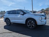 New 2025 Mitsubishi Outlander SE image 3