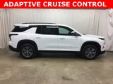 Used 2025 Chevrolet Traverse LT image 2