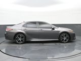 Used 2020 Toyota Camry SE image 2