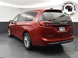 New 2025 Chrysler Pacifica Select image 4