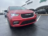 New 2025 Chrysler Pacifica Select image 2