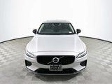 Certified 2025 Volvo S60 B5 Core image 2