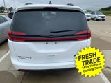 Used 2024 Chrysler Pacifica Premium image 4