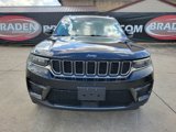 Used 2022 Jeep Grand Cherokee Laredo image 2