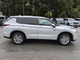 New 2025 Mitsubishi Outlander ES image 3