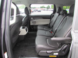 Used 2022 Kia Carnival LX image 5