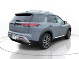 New 2025 Nissan Pathfinder Platinum image 4