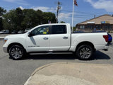 Used 2019 Nissan Titan SL image 5