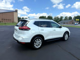 Used 2018 Nissan Rogue SV image 3