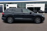 Used 2021 Volkswagen Tiguan SE w/ Panoramic Sunroof Package image 3