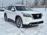 New 2025 Nissan Pathfinder SL image 2