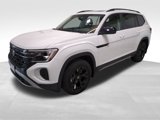 New 2025 Volkswagen Atlas Peak Edition SE image 3