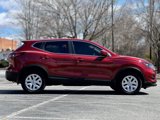 Used 2020 Nissan Rogue Sport S image 4