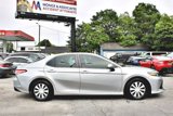 Used 2019 Toyota Camry LE image 2
