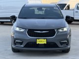 New 2025 Chrysler Pacifica Select image 3