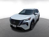 Used 2024 Nissan Rogue SV image 5
