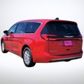 New 2025 Chrysler Pacifica Select image 2