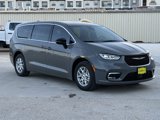 New 2025 Chrysler Pacifica Select image 2