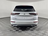 New 2025 Mitsubishi Outlander SE image 4