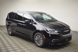 New 2025 Chrysler Pacifica Select image 2