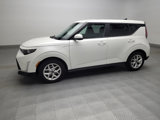 Used 2023 Kia Soul LX w/ LX Technology Package image 2