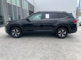 Certified 2024 Volkswagen Atlas SE image 3