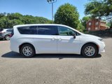 Used 2024 Chrysler Pacifica Touring-L image 3