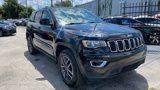 Used 2019 Jeep Grand Cherokee Laredo w/ Laredo X Package image 3