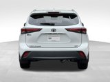 Used 2024 Toyota Highlander XLE image 4