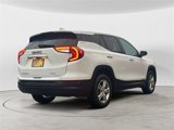 Used 2023 GMC Terrain SLE image 3
