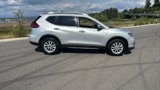 Used 2017 Nissan Rogue SV w/ SV Family Package image 5