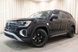 New 2025 Volkswagen Atlas Peak Edition SE image 3