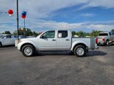 Used 2019 Nissan Frontier SV image 2