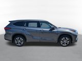 Used 2022 Toyota Highlander XLE image 2