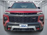 Used 2024 Chevrolet Traverse Z71 image 2