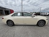 Used 2018 Lincoln Continental Select image 6