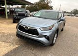 Used 2024 Toyota Highlander LE image 2