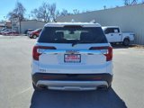 Used 2023 GMC Acadia SLT image 5
