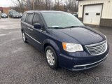 Used 2016 Chrysler Town & Country Touring w/ Driver Convenience Group image 5