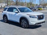 New 2025 Nissan Pathfinder Platinum image 2