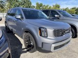 Used 2025 Kia Telluride S image 3
