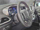New 2025 Chrysler Pacifica Select image 3