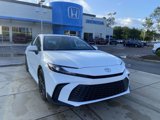 Used 2025 Toyota Camry SE image 2