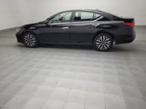 Used 2024 Nissan Altima 2.5 SV image 3