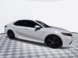 Used 2019 Toyota Camry SE image 3